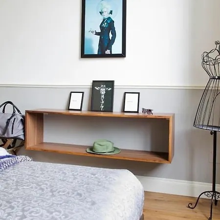 Dandy On The Arno River *