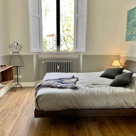 Dandy On The Arno River * Флоренция